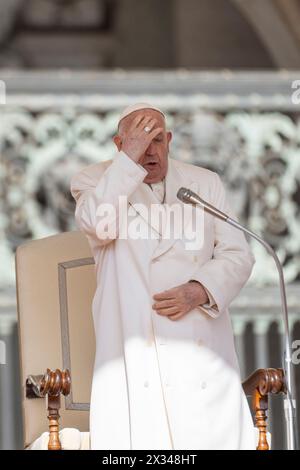 Vatican, Vatican. 24th Apr, 2024. Pope Francis leads his traditional Wednesday General Audience at St. Peter's Square. (Credit Image: © Stefano Costantino/SOPA Images via ZUMA Press Wire) EDITORIAL USAGE ONLY! Not for Commercial USAGE! Stock Photo