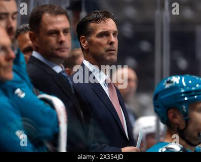 San Jose, United States. 26th Sep, 2023. San Jose Sharks head coach David Quinn coaches from the bench during their game against the Anaheim Ducks in the second period for their preseason game at the SAP Center in San Jose, California, on Tuesday, Sept 26, 2023. (Photo by Nhat V. Meyer/Bay Area News Group/TNS/Sipa USA) Credit: Sipa USA/Alamy Live News Stock Photo