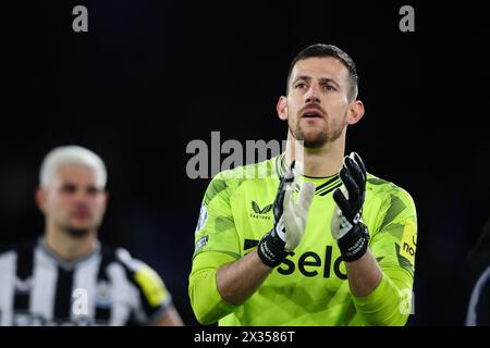 LONDON, UK - 24th Apr 2024:  Martin Dubravka of Newcastle United applauds the fans after the Premier League match between Crystal Palace FC and Newcastle United FC at Selhurst Park  (Credit: Craig Mercer/ Alamy Live News) Stock Photo