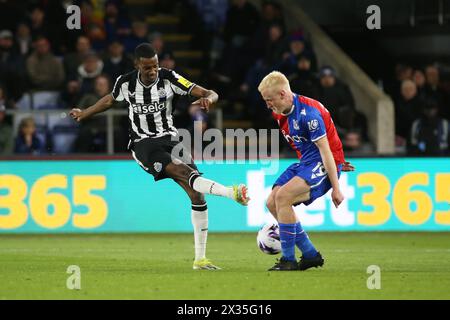 London, UK. 24th Apr, 2024. London, April 24th 2024: Will Hughes of Crystal Palace blocks Alexander Isak of Newcastle strike during the Premier League match between Crystal Palace and Newcastle United at Selhurst Park on April 24, 2024 in London, England. (Pedro Soares/SPP) Credit: SPP Sport Press Photo. /Alamy Live News Stock Photo