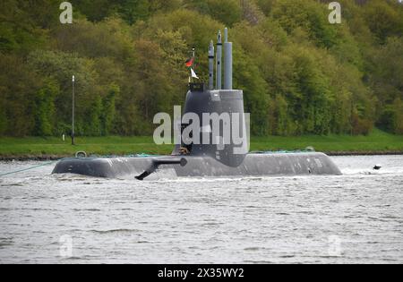 Warship, submarine, submarine TKMS Submarine 01 sailing in the Kiel Canal, Kiel Canal, Schleswig-Holstein, Germany Stock Photo