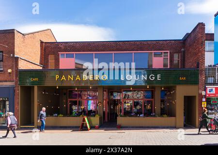 Panadero Lounge, Mill Street, Macclesfield with people Walking Past Stock Photo