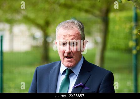 Belfast, United Kingdom 25 04 2024 Irish Congress of Trade Unions hold wreath laying event at Stormont estate to mark Workers Memorial Day. Minister of the Economy Conor Murphy participated in the event alongside representatives from trade unions in Northern Ireland Belfast Northern Ireland Credit: HeadlineX/Alamy Live News Stock Photo