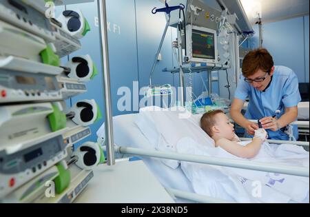 Medical care, Neonate Intensive care Unit, ICU, Hospital Donostia, San Sebastian, Gipuzkoa, Basque Country, Spain Stock Photo