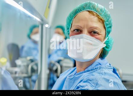 Preparation of drugs in laminar flow hood, epidural anesthesia, Clean room, Pharmacy, Hospital Donostia, San Sebastian, Gipuzkoa, Basque Country, Spai Stock Photo