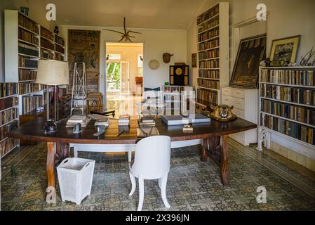 The library at Finca Vigia, the home of Ernest Hemingway in Havana, Cuba Stock Photo