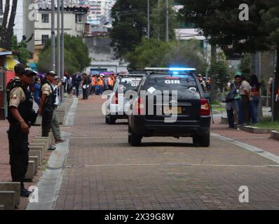 ASAMBLEA-SIMULACRO-ATENTADOS Quito, jueves 25 de abril del 2024 Similacro de atentados terroristas en contra de funcionarios y Asambleistas,en la Asamblea Nacional, Edificio del Palacio Legislativo y sus alrededores. Fotos:Rolando Enriquez/API Quito Pichincha Ecuador POL-ASAMBLEA-SIMULACRO-ATENTADOS-61626b04c39c3bec1e41f72957fc6eb3 *** ASAMBLEA SIMULACRO SIMULACRO ATENTADOS Quito, Thursday, April 25, 2024 Simulation of terrorist attacks against officials and Assembly Members, at the National Assembly, Legislative Palace Building and its surroundings Photos Rolando Enriquez API Quito Pichincha Stock Photo