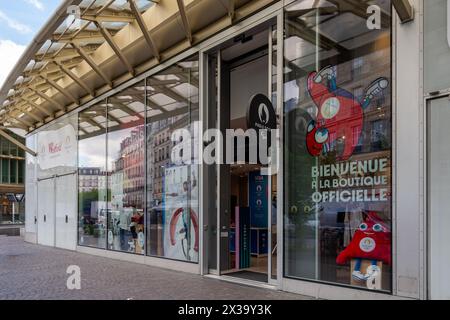 Exterior view of the official store of the Paris 2024 Summer Olympic Games located in the Westfield Forum des Halles center in Paris, France Stock Photo