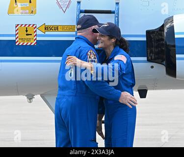 Nasa Astronauts Suni Williams (l) And Butch Wilmore Pose For The Media 