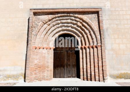 Cuellar, San Martin church (romanesque-mudejar, 12th century). Currently Centro de Interpretacion del Arte Mudejar. Segovia province, Castilla y Leon, Stock Photo