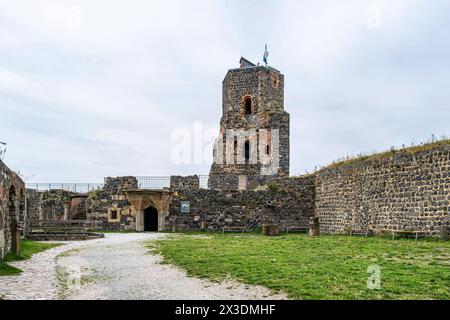 Burg Stolpen, Sachsen, Deutschland Burg Stolpen, Teilruine einer mittelalterlichen Höhenburg, später Schloss und Festung, auf dem Basaltberg von Stolpen, Sachsen, Deutschland, gegründet, nur zur redaktionellen Verwendung. Stolpen Castle, partial ruin of a medieval hilltop castle, later a palace and a fortress, founded on the basalt hill of Stolpen, Saxony, Germany, for editorial use only. Stock Photo