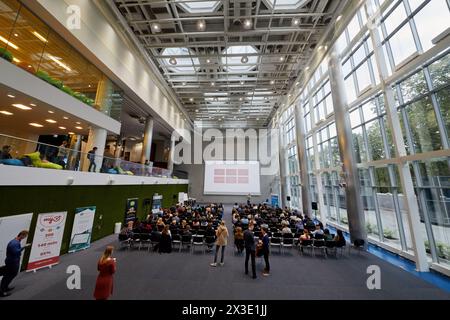 MOSCOW, RUSSIA - SEP 30, 2017: Auditorium of Headquarters Mail.Ru Group during conference Day of Internet Advertising with people participants listeni Stock Photo