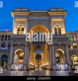 Italy: Galleria Vittorio Emanuele II, seen from Piazza del Duomo in ...