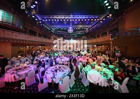 MOSCOW - JUN 8, 2017: People at Award Records of real estate market 2017 in Golden Palace Stock Photo