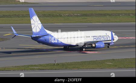 ISTANBUL, TURKIYE - NOVEMBER 05, 2022: Belavia Boeing 737-8K5 (35139) landing to Istanbul International Airport Stock Photo