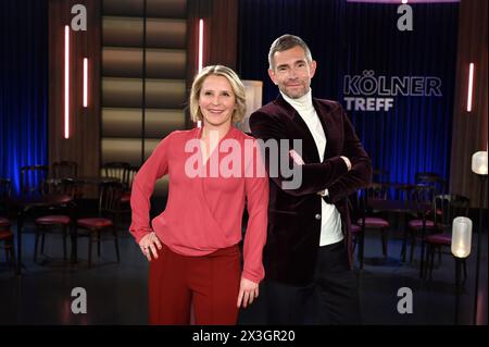 Cologne, Germany. 26th Apr, 2024. Presenters Susan Link and Micky Beisenherz in their WDR talk show Kölner Treff Credit: Horst Galuschka/dpa/Alamy Live News Stock Photo