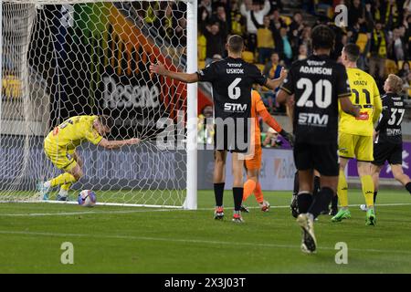 Headering hi-res stock photography and images - Alamy