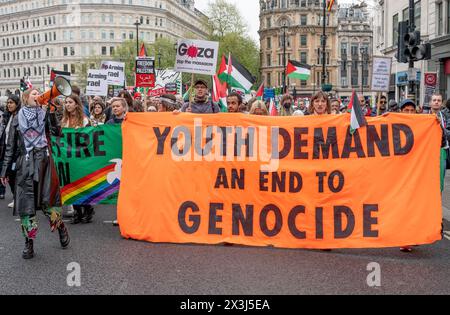 London, UK. 27th Apr, 2024. Pro-Palestine march through Trafalger Square Credit: Phil Robinson/Alamy Live News Stock Photo