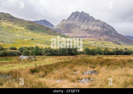Tryfan mountain in the Ogwen Valley, Snowdonia National Park, North Wales, UK Stock Photo