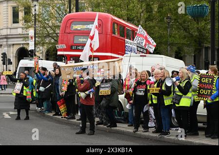 Trafalgar square, London, UK. 27th Apr, 2024. Protestors are in favor of Susan Hall as the candidate to vote against Khan's ULEZ scams protest in London, UK. Credit: See Li/Picture Capital/Alamy Live News Stock Photo