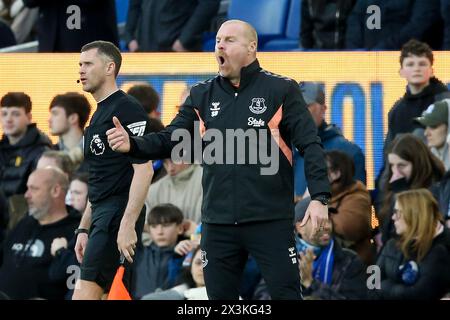Liverpool, UK. 27th Apr, 2024. Sean Dyche, the manager of Everton shouts instructions. Premier League match, Everton v Brentford at Goodison Park in Liverpool on Saturday 27th April 2024. this image may only be used for Editorial purposes. Editorial use only, pic by Chris Stading/Andrew Orchard sports photography/Alamy Live news Credit: Andrew Orchard sports photography/Alamy Live News Stock Photo