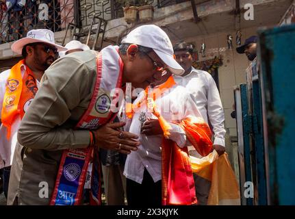 Mumbai, India. 27th Apr, 2024. MUMBAI, INDIA - APRIL 27: Anil Desai, a candidate of Mahavikas Aghadi from Mumbai South Central constituency, visited the sewri area as part of his election campaign, on April 27, 2024 in Mumbai, India. (Photo by Raju Shinde/Hindustan Times/Sipa USA ) Credit: Sipa USA/Alamy Live News Stock Photo