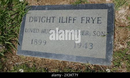 Glendale, California, USA 26th April 2024 Actor Dwight Frye Grave in Graceland section at Forest Lawn Memorial Park on April 26, 2024 in Glendale, California, USA. He appeared in horror films Dracula, Frankenstein, Bride of Frankenstein, Frankenstein Meets the Wolf Man, Son of Frankenstein, The Vampire Bat, Dead Man Walk. Photo by Barry King/Alamy Stock Photo Stock Photo