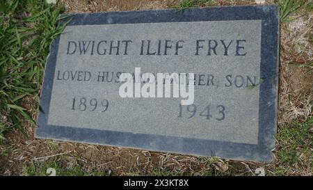 Glendale, California, USA 26th April 2024 Actor Dwight Frye Grave in Graceland section at Forest Lawn Memorial Park on April 26, 2024 in Glendale, California, USA. He appeared in horror films Dracula, Frankenstein, Bride of Frankenstein, Frankenstein Meets the Wolf Man, Son of Frankenstein, The Vampire Bat, Dead Man Walk. Photo by Barry King/Alamy Stock Photo Stock Photo