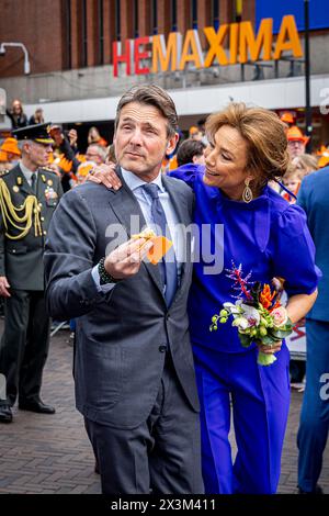 Emmen, Niederlande. 27th Apr, 2024. EMMEN - King Willem-Alexander, Queen Maxima, Princess Amalia, Princess Alexia and Princess Ariane celebrate the 57th birthday of the King during Kingsday celebration, 27 April 2024. Credit: Patrick van Katwijk/dpa/Alamy Live News Stock Photo