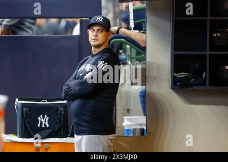 Milwaukee, WI, USA. 27th Apr, 2024. New York Yankees manager Aaron Boone (17) during the game between the Milwaukee Brewers and the New York Yankees at American Family Field in Milwaukee, WI. Darren Lee/CSM/Alamy Live News Stock Photo