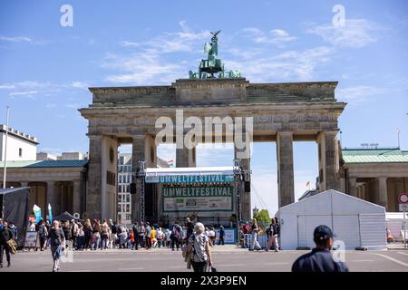 Berlin Umweltfestival 2024, Wald Einer fuer alle, Brandenburger Tor, Berlin, 28.04.2024 Umweltfestival 2024, Wald Einer fuer alle, Brandenburger Tor, Berlin, 28.04.2024 *** Berlin Environmental Festival 2024, Forest One for all, Brandenburg Gate, Berlin, 28 04 2024 Environmental Festival 2024, Forest One for all, Brandenburg Gate, Berlin, 28 04 2024 Copyright: xEibner-Pressefoto/JadrankoxMarjax EP JMC Stock Photo