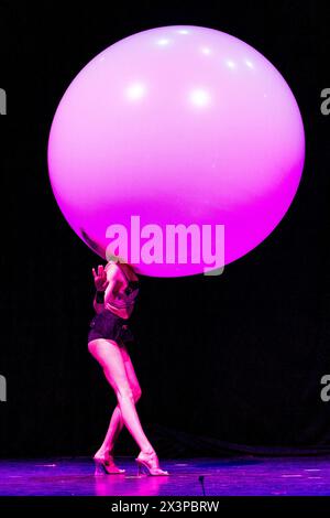 Underbelly Preview night, McEwan Hall Act from La Clique Stock Photo