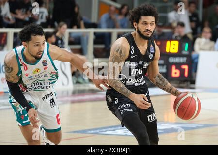 Trento, Italy. 28th Apr, 2024. Prentiss Hubb of Dolomiti Trentino Energia in action during the match between Dolomiti Energia Trentino and Estra Pistoia, 29th days of regular season of A1 Italian Basketball Championship 2023/2024 at il T Quotidiano Arena on April 28, 2024, Trento, Italy. Credit: Roberto Tommasini/Alamy Live News Stock Photo