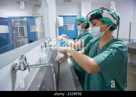 Surgical Scrub, Handwashing, Operating Room, Surgery, Hospital Donostia, San Sebastian, Gipuzkoa, Basque Country, Spain Stock Photo