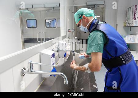 Surgical Scrub, Handwashing, Operating Room, Surgery, Hospital Donostia, San Sebastian, Gipuzkoa, Basque Country, Spain Stock Photo