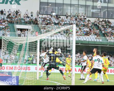 Curitiba, Parana, Brasil. 28th Apr, 2024. CURITIBA (PR)04/28/2024-FOOTBALL/CAMPEONATO/BRASILEIRAO-The player Leandro Damiao, during a match between Coritiba and Brusque, valid for the Brazilian Championship 2024, held in the city of Curitiba, this Sunday, 28. (Credit Image: © Edson De Souza/TheNEWS2 via ZUMA Press Wire) EDITORIAL USAGE ONLY! Not for Commercial USAGE! Stock Photo