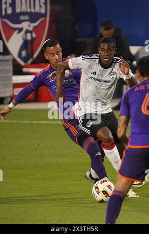 Frisco, Texas, USA. 27th Apr, 2024. April 27, 2024, Frisco, Texas, USA: Dallas forward Patrickson Delgado #6 controls the the ball during the Major League Soccer (MLS) between FC Dallas and Houston Dynamo FC at Toyota Stadium. Final score FC Dallas 2 Dynamo 0. (Credit Image: © Javier Vicencio/eyepix via ZUMA Press Wire) EDITORIAL USAGE ONLY! Not for Commercial USAGE! Stock Photo