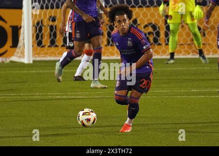 Frisco, Texas, USA. 27th Apr, 2024. April 27, 2024, Frisco, Texas, USA: Houston midfielder Coco Carrasquilla #20 carries the ball forward during the Major League Soccer (MLS) between FC Dallas and Houston Dynamo FC at Toyota Stadium. Final score FC Dallas 2 Dynamo 0. (Credit Image: © Javier Vicencio/eyepix via ZUMA Press Wire) EDITORIAL USAGE ONLY! Not for Commercial USAGE! Stock Photo