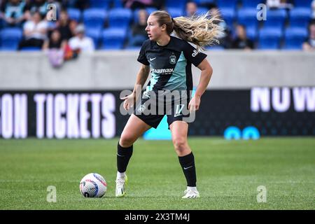 Harrison, United States. 28th Apr, 2024. Harrison, United States, April 28, 2024: Delanie Sheehan (17 Gotham FC) during the National Women's Soccer League match between Gotham FC and Racing Louisville FC at Red Bull Arena in Harrison, NJ United States (EDITORIAL USAGE ONLY). (Rebekah Wynkoop/SPP) Credit: SPP Sport Press Photo. /Alamy Live News Stock Photo