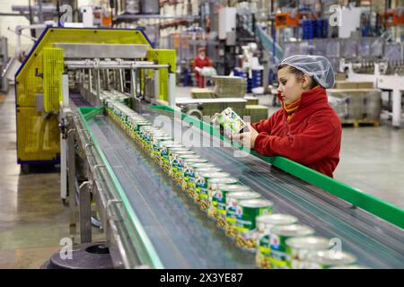 Labeling and packaging canned vegetables, Mushrooms, Canning Industry, Agri-food, Logistics Center, Grupo Riberebro, Alfaro, La Rioja, Spain Stock Photo