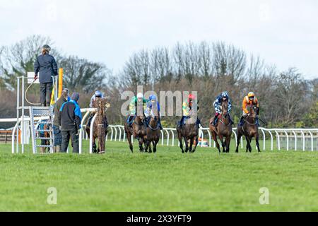 Second race at Wincanton, RacingTV handicap hurdle, Thursday, 20th January 2022 Stock Photo