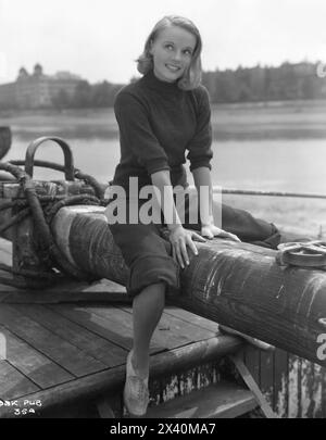 British actress ANN TODD in a portrait from DAYBREAK 1948 Director COMPTON BENNETT Play MONCKTON HOFFE Music BENJAMIN FRANKEL Sydney Box Productions / GFD Stock Photo