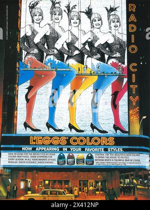 1985 Radio City Music Hall Rockettes L'EGGS pantyhose hosiery ad Stock Photo