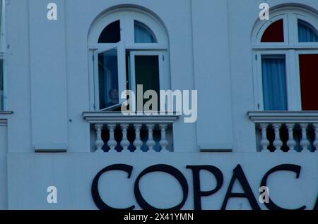 April 29, 2024, Rio De Janeiro, Rio De Janeiro, Brasil: Rio de Janeiro (RJ), 04/29/2024 - MADONNA/COPACABANA PALACE/RJ - Children of singer Madonna are seen on the balcony of the Hotel Copacabana Palace, in Rio and Janeiro where the singer will perform for free in the areas of Copacabana, this Monday April 29, 2024. (Foto: Onofre Veras/Thenews2/Zumapress) (Credit Image: © Picasa/TheNEWS2 via ZUMA Press Wire) EDITORIAL USAGE ONLY! Not for Commercial USAGE! Stock Photo