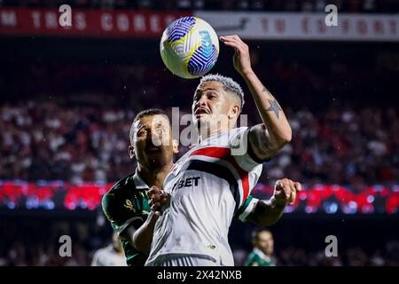 Sao Paulo, Brazil. 29th Apr, 2024. Match between Sao Paulo and Palmeiras for the 4th round of the 2024 Brazilian Championship, at Morumbis, on the night of this Monday, 29th. Photo: Adriana Spaca/SPP (Adriana Spaca/SPP) Credit: SPP Sport Press Photo. /Alamy Live News Stock Photo