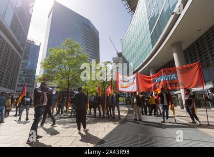 Milano, Italia. 30th Apr, 2024. Corteo dei lavoratori del sindacato Cub di Tigotà contro licenziamenti e chiusura del magazzino di Broni da Via Taramelli alla sede della Regione Lombardia - Cronaca - Milano, Italia - Martedì, 30 Aprile 2024 (foto Stefano Porta/LaPresse) Procession of Tigotà workers against layoffs and closure of the Broni warehouse from Via Taramelli to the headquarters of the Lombardy Region - News - Milano, Italy - Tuesday, April 30, 2024 (photo Stefano Porta/LaPresse) Credit: LaPresse/Alamy Live News Stock Photo