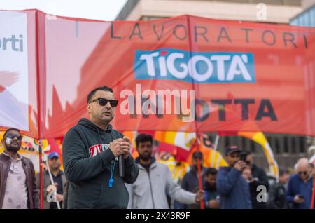 Milano, Italia. 30th Apr, 2024. Corteo dei lavoratori del sindacato Cub di Tigotà contro licenziamenti e chiusura del magazzino di Broni da Via Taramelli alla sede della Regione Lombardia - Cronaca - Milano, Italia - Martedì, 30 Aprile 2024 (foto Stefano Porta/LaPresse) Procession of Tigotà workers against layoffs and closure of the Broni warehouse from Via Taramelli to the headquarters of the Lombardy Region - News - Milano, Italy - Tuesday, April 30, 2024 (photo Stefano Porta/LaPresse) Credit: LaPresse/Alamy Live News Stock Photo