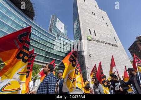 Milano, Italia. 30th Apr, 2024. Corteo dei lavoratori del sindacato Cub di Tigotà contro licenziamenti e chiusura del magazzino di Broni da Via Taramelli alla sede della Regione Lombardia - Cronaca - Milano, Italia - Martedì, 30 Aprile 2024 (foto Stefano Porta/LaPresse) Procession of Tigotà workers against layoffs and closure of the Broni warehouse from Via Taramelli to the headquarters of the Lombardy Region - News - Milano, Italy - Tuesday, April 30, 2024 (photo Stefano Porta/LaPresse) Credit: LaPresse/Alamy Live News Stock Photo