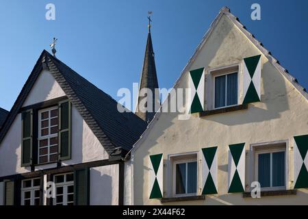 Old town of Zons with the tower of the parish church of St Martinus, Dormagen, Lower Rhine, North Rhine-Westphalia, Germany Stock Photo