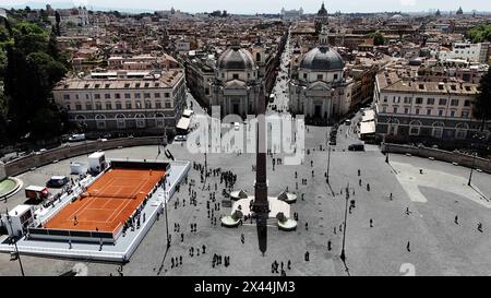 Roma, Italia. 30th Apr, 2024. The tennis court set up in Rome in Piazza del Popolo for the Internazionali BNL d'Italia 2024. Italy - Tuesday April 30, 2024 - Sport Tennis ( Photo by Alfredo Falcone/LaPresse ) Credit: LaPresse/Alamy Live News Stock Photo